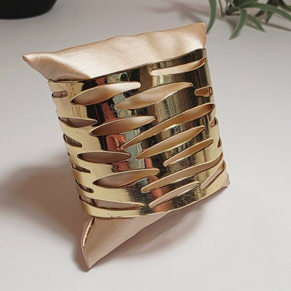 Jewelry - Gold Tone Cutout Cuff Bracelet